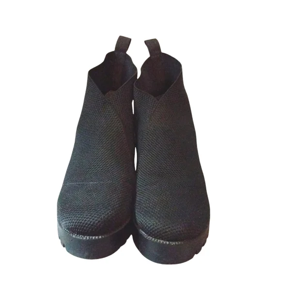 CHARLESTON SHOE CO. Textured Black Booties - Picture 3 of 9